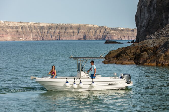 5 Hours Boat Rental in Santorini - What You Get to Eat and Drink: Snacks, Water, and an Ice Box That Matters