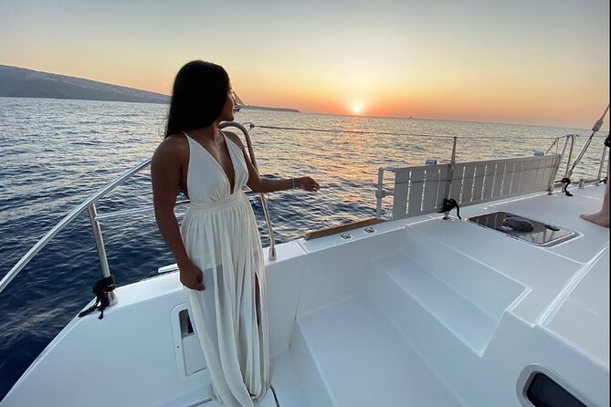 ALL-INCLUSIVE: Santorini Caldera Cruise with Greek Meal & Drinks - Nea Kameni meal at anchor: Greek food with wine and beer