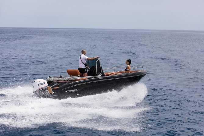 Boat Rental in Santorini License Free - Snacks, Water, and Ice: A Small Inclusion With Big Payoff