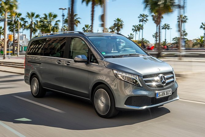 Economy Departure Transfers To Santorini Airport - Where communication can make or break early pickups
