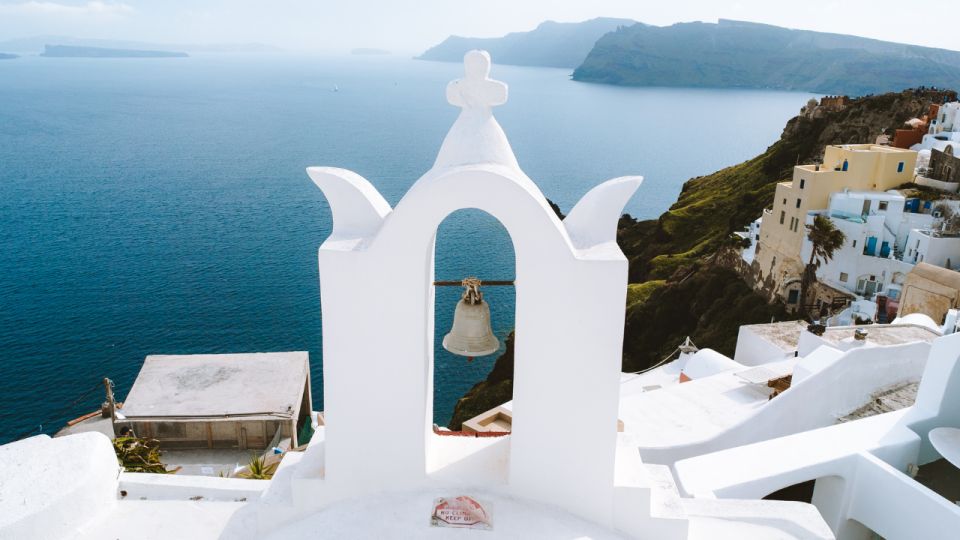 From Heraklion/Crete: Santorini Island Guided Day Trip - Oia with a guide, then your own caldera time