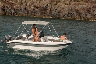 Full Day Boat Rental Without a License in Santorini - Your Full-Day Timeline: From 10:00 Safety Briefing to 8:00 Return