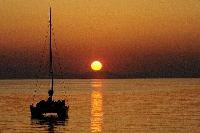 Island Hopping: Santorini Catamaran Charter Cruise with a skipper - What a Santorini catamaran charter turns into on your week