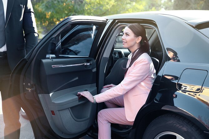 Private Arrival Transfer From Santorini Airport To All Destinations - Quick takeaways before you land