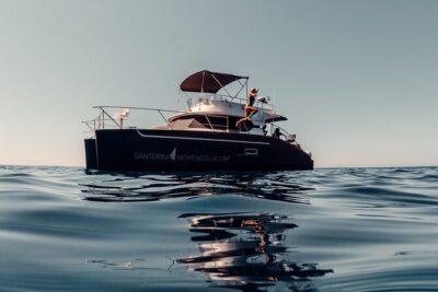 Private Caldera Cruise with Power Catamaran ENJOY incl. Meal & Drinks - Getting to the boat: pickup that sets the tone