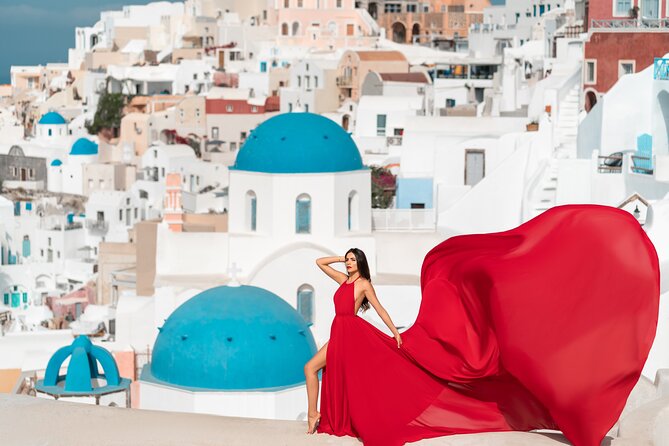 Private Flying Dress Photoshoot in Santorini - What the photographer partnership feels like on the day