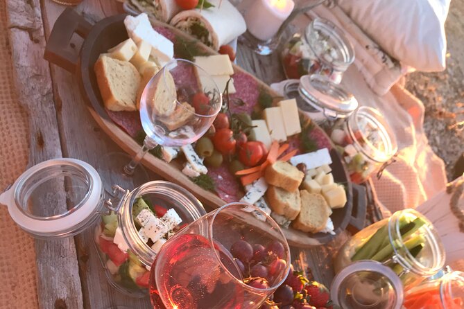 Private Santorini Sunset Picnic Experience - Key things I’d write on your planning note