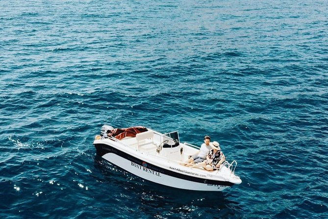 Rent a Boat in Santorini without a License - The vibe: calm sun-time with a real instructional backbone