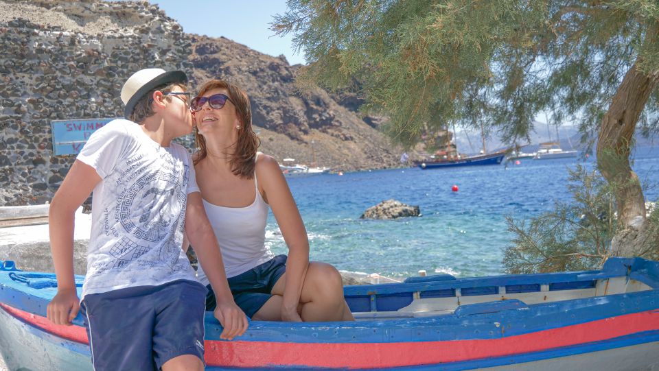 Santorini 2-Day Combo: Volcano Boat Cruise & Island Bus Tour - Day 2 by bus: Akrotiri, Emborio village, Perissa beach, and winery tasting