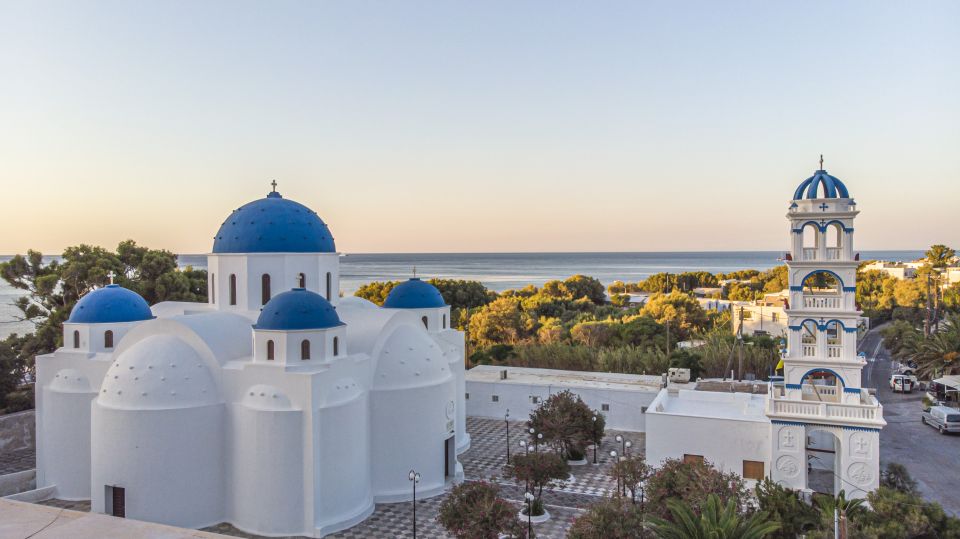Santorini 2-Day Combo: Volcano Boat Cruise & Island Bus Tour - Pickup and timing: where you meet, and why early mornings matter