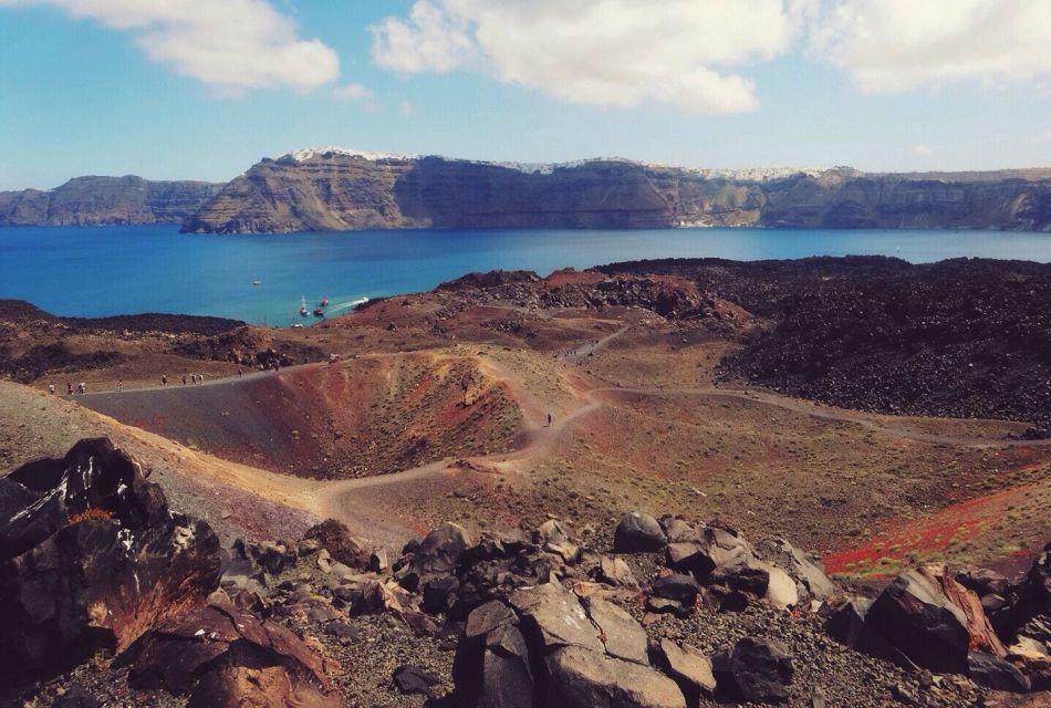 Santorini 2-Day Combo: Volcano Boat Cruise & Island Bus Tour - Getting comfortable: shoes, sun gear, and simple survival tips