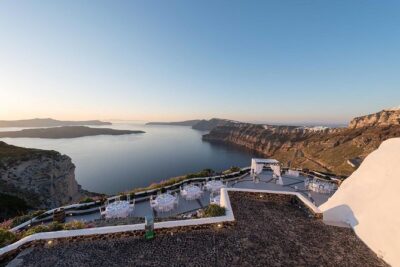 Santorini 4-Hour Private Tour including Wine Tasting, Shore Excursion - Mercedes Minivan Transfers and a True Private Setup