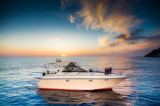 Santorini 5 - Hours Private Day Or Sunset Cruise with Bbq and Drinks - Key Points at a Glance