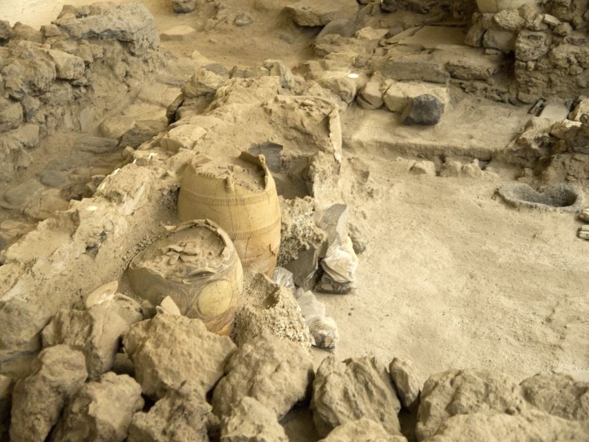Santorini: Akrotiri Entry Ticket and Audio Guide - Akrotiri: a city frozen under ash (and why that matters)