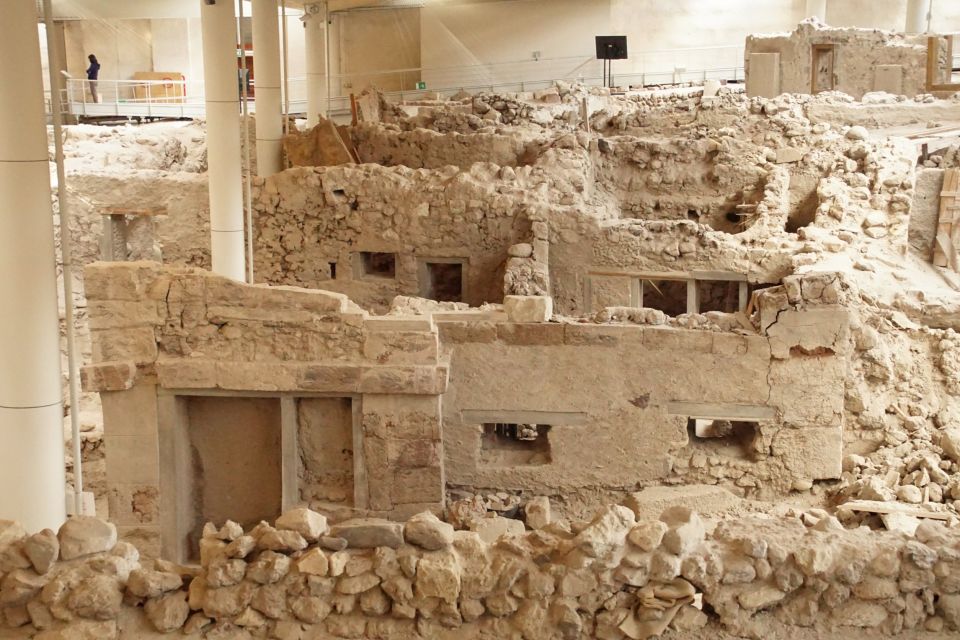 Santorini: Akrotiri Entry Ticket and Audio Guide - Picking your timing: museum vs. site entrance and why you should care