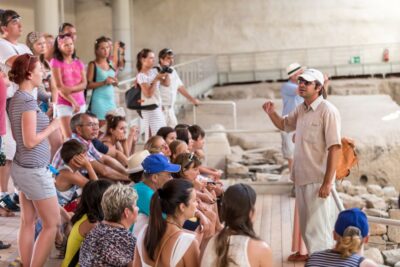 Santorini: Akrotiri Prehistoric City Guided Walking Tour - The 1.5-Hour Guided Walk: What Happens When You Arrive