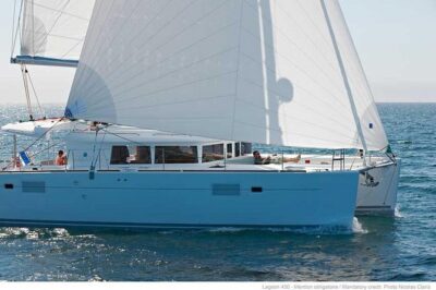Santorini Caldera Sailing Tour with BBQ Lunch and Drinks - Red Beach and White Beach: quick looks, real water time