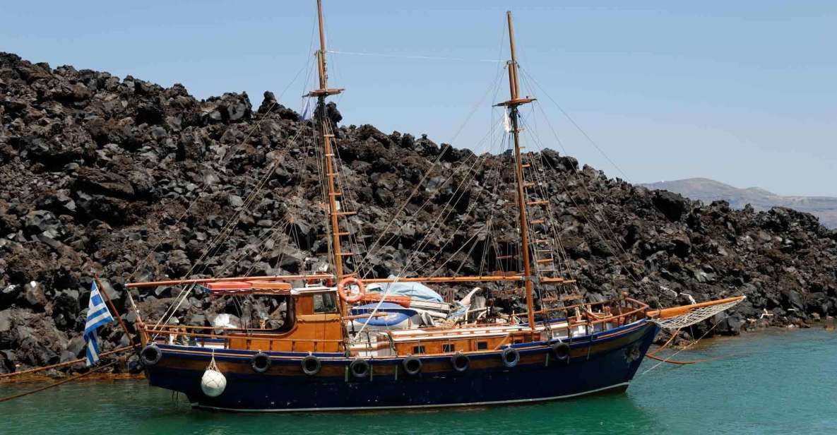 Santorini Caldera: Sunset Cruise with Dinner - Palea Kameni and the thermal springs: the green sulfur water moment