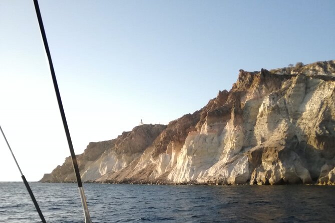 Santorini Catamaran Cruise with Fresh Meal and Open Bar - The open bar and fresh meal: where this cruise feels like value