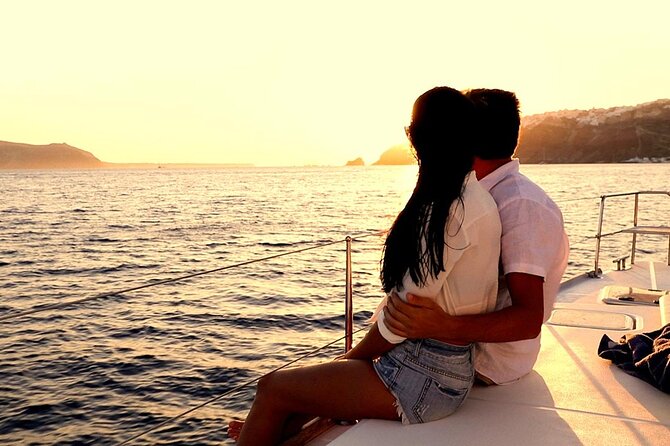Santorini Catamaran Cruise with Greek Meal, Open-Bar and Sunset - Why this Santorini catamaran beats the usual island tour