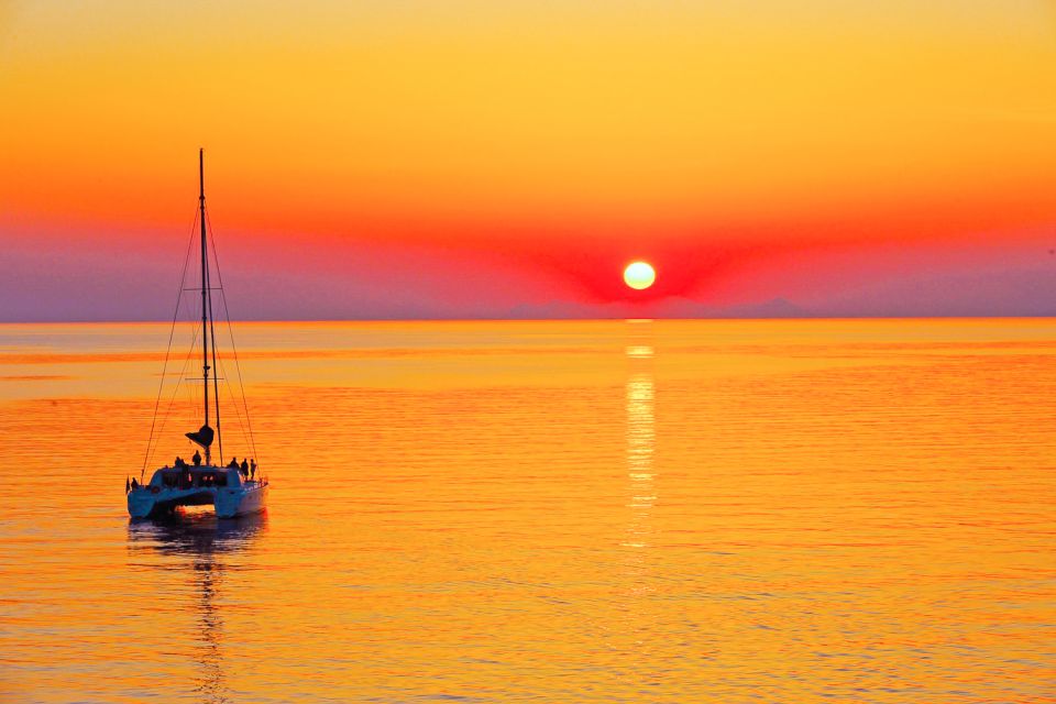 Santorini: Catamaran Tour with BBQ Meal and Unlimited Drinks - Food, Drinks, and the On-Board Comfort Stuff That Adds Up