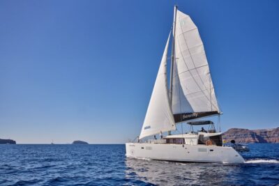 Santorini: Day Luxury Catamaran Cruise with Meal & Drinks - Hotel Pickup, Ammoudi Bay, and Getting to the Boat