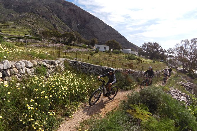 Santorini E-bike Adventures - The Original Bike Tours - Meeting point and packing tips for an easy 9:30 start