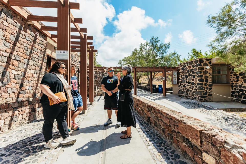 Santorini: Experience Akrotiri with a Licensed Tour Guide - How Private Timing Can Make Akrotiri Feel Bigger