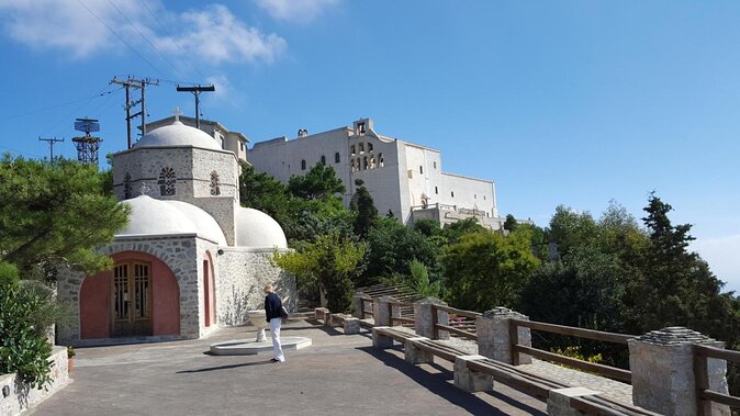Santorini Highlights: 5-Hour Private Tour with Wine-Tasting - Key highlights worth caring about