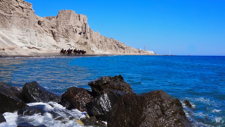 Santorini: Horseback Riding Tour on the Beach - Meeting at Akrotiri: the start point you should map before you go