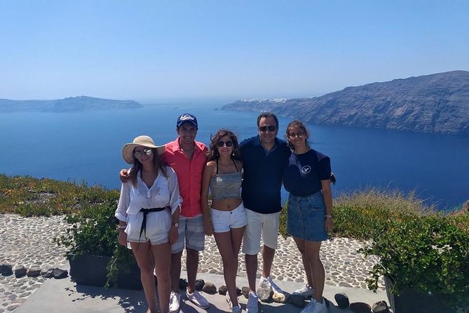 Santorini in 5 hours: Oia, Traditional Villages & Black Beach - Cable-Car Pickup That Gets You Off the Clock Fast