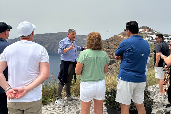 Santorini in 5 hours: Oia, Traditional Villages & Black Beach - Oia in One Hour: Blue Domes, Venetian Castle Area, and Smart Choices