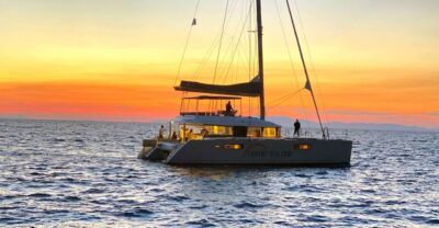 Santorini: Luxurious Catamaran Cruise with Meal & Open Bar - Pickup and timing: the 5 hours can turn into a longer day