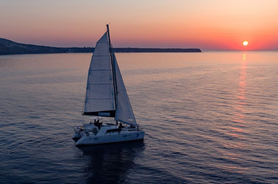 Santorini: Luxury Sunset Cruise with Dinner & Open Bar - Key things to love about this Santorini sunset cruise