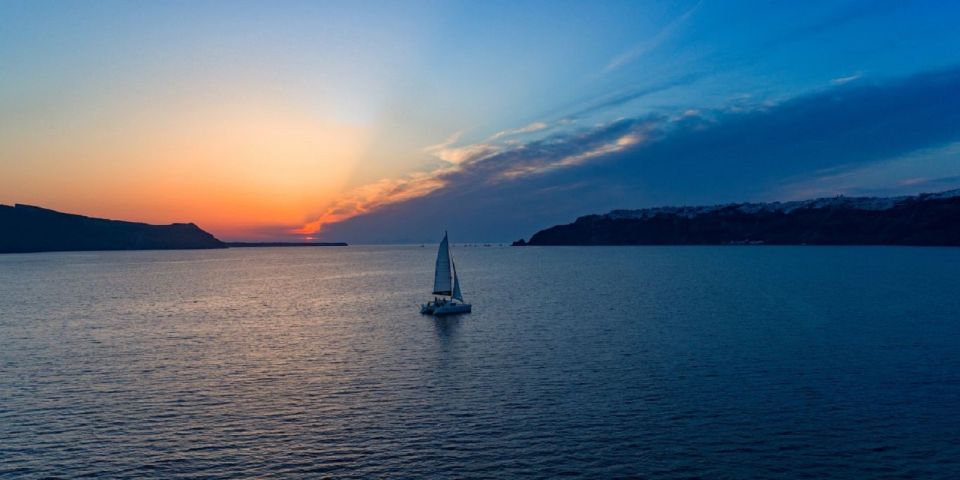 Santorini: Luxury Sunset Cruise with Dinner & Open Bar - The Red, White, and Black beaches: what makes them unique from a boat