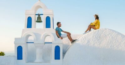 Santorini: Oia Village Professional Photo Shoot - From Fira bus stop to Oia cliffs: how the session actually fits your day
