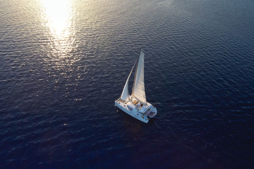Santorini: Platinum Catamaran Cruise w/ BBQ Meal & Open Bar - Food and Drinks: BBQ Lunch, Unlimited Bar, and a Real Sense of Service