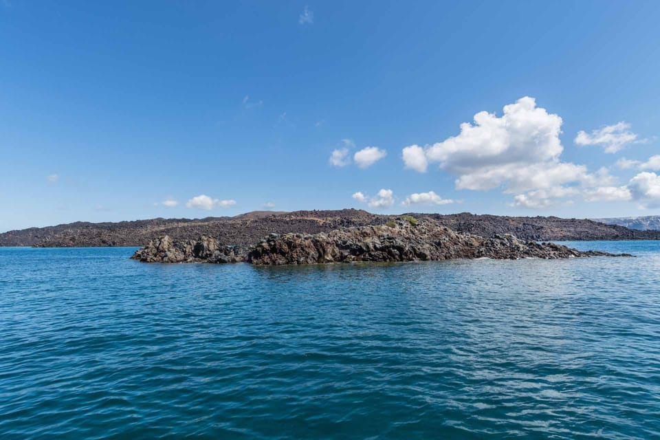Santorini Port: 3 Hour Cruise to Volcano and Hot Springs - Who should book this Santorini volcano cruise