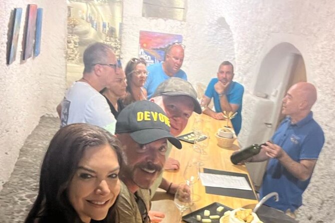 Santorini Private 5-Hour Tour with Local Guide & Sunset in Oia - Pickup, Cruise-Ship Handoffs, and the Easiest Meeting Point