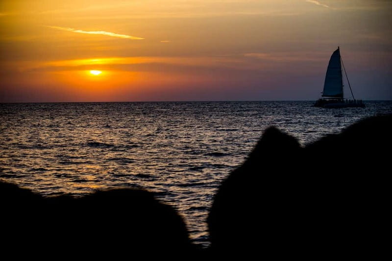 Santorini: Private Catamaran Cruise with BBQ Meal and Drinks - Hot Springs and Volcano Energy: The Reinforcing Stop