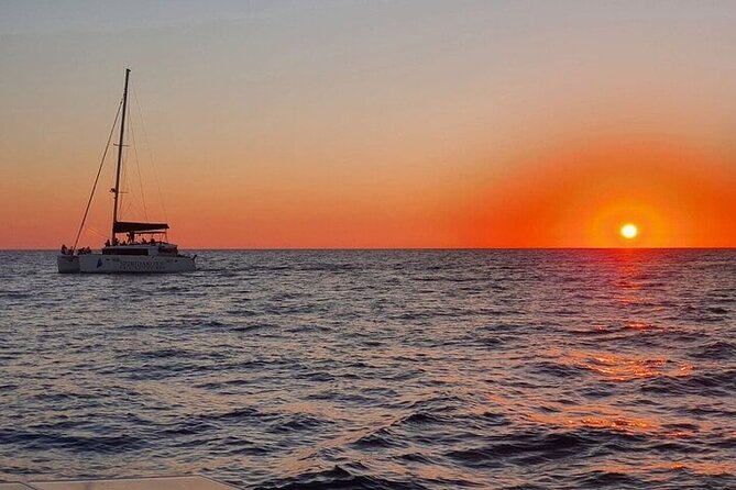 Santorini Private Catamaran Cruise with BBQ, Open Bar & Transfers - BBQ lunch and open bar: the included meal that people actually remember
