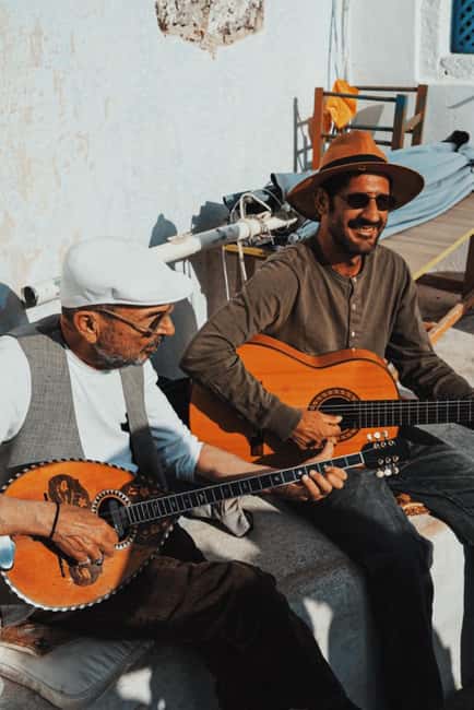 Santorini : Private Guided Highlights Tour - Pickup and getting started in the right place