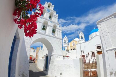Santorini Private sightseeing land tours - Oia’s castle and blue-domed viewpoints without the same chaos