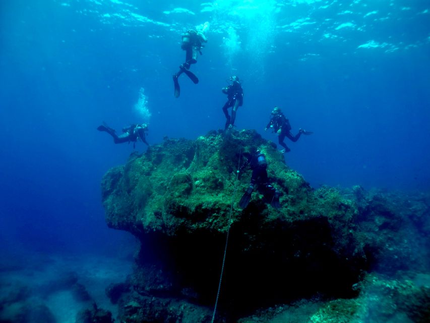 Santorini: Scuba Diving Experience for Beginners - From Oia to Amoudy Bay: Getting Set Up for a Smooth Start