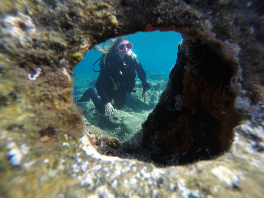 Santorini: Scuba Diving Experience in Caldera for Beginners - Inside the Caldera: What the 45 Minutes Underwater Are Like