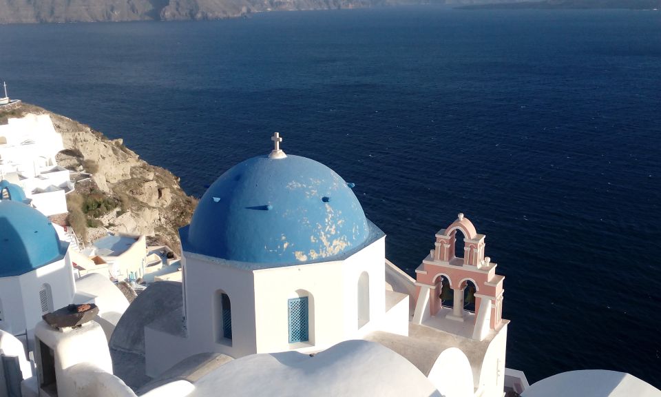 Santorini: Small-Group Highlights Tour of Venetian Castles - Akrotiri Photo Stop: The South-Caldera Angle Without the Big Detour