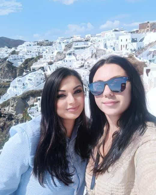 Santorini: Small Group Sightseeing Tour with a Local Guide - Megalochori Village: historic houses and the quieter side of Santorini