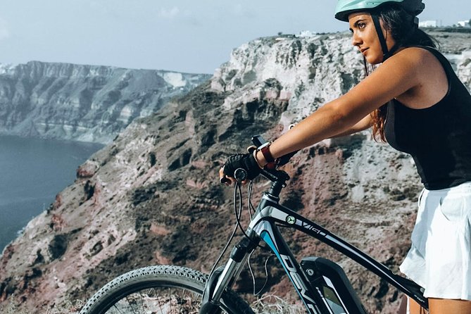 Santorini Tour on Electric Bikes & Scooters - Gear fit and body limits: don’t treat this as optional