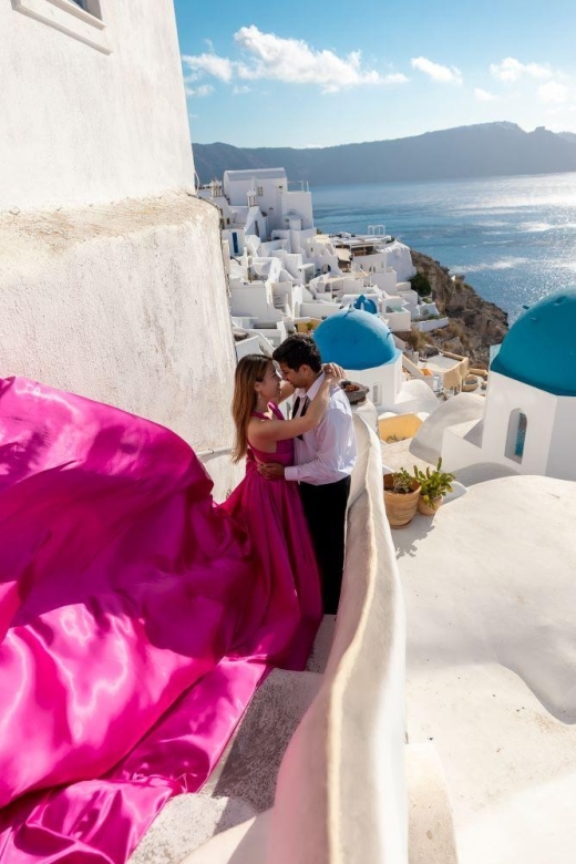 Santorini: Unique Flying Dress Photoshoot Experience - Posing on the move: how to get that “breeze in the dress” effect