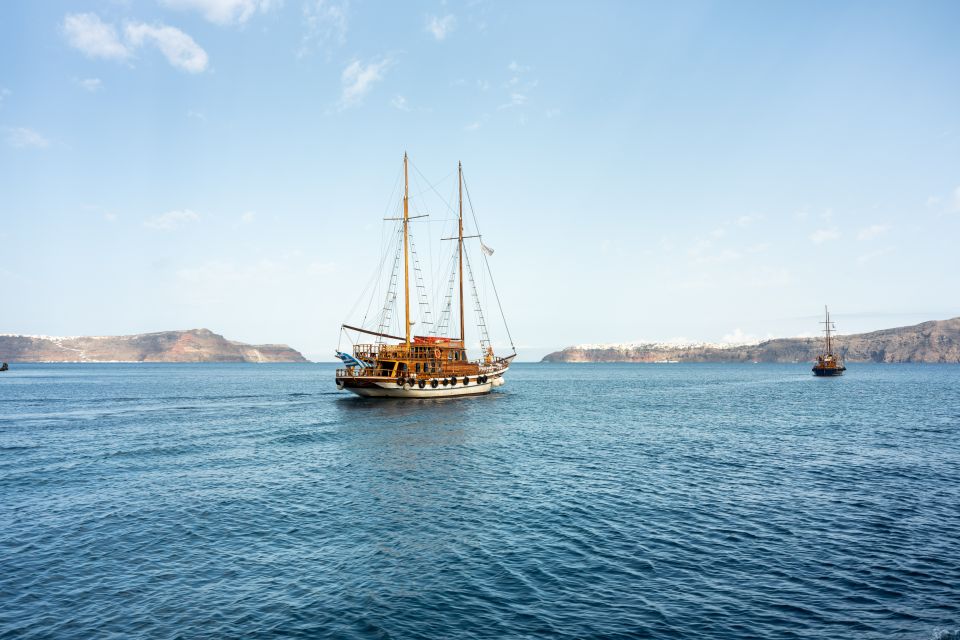 Santorini: Volcanic Islands Cruise with Hot Springs Visit - What to Bring and How to Dress for a Volcano + Swim Day